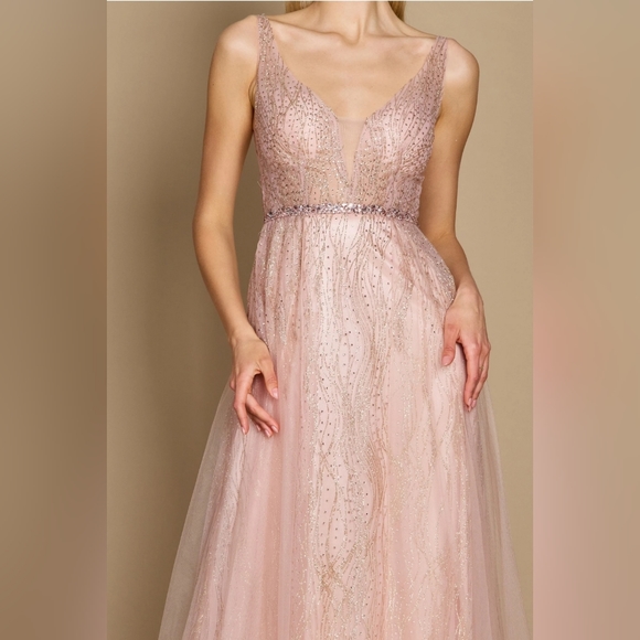 Dylan & Davids Long Formal Prom Rose Gold Dress size 16 - Picture 1 of 8